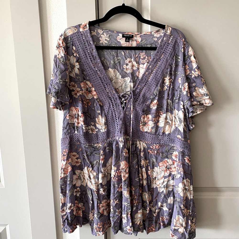 Torrid lace up v neck purple size 2x